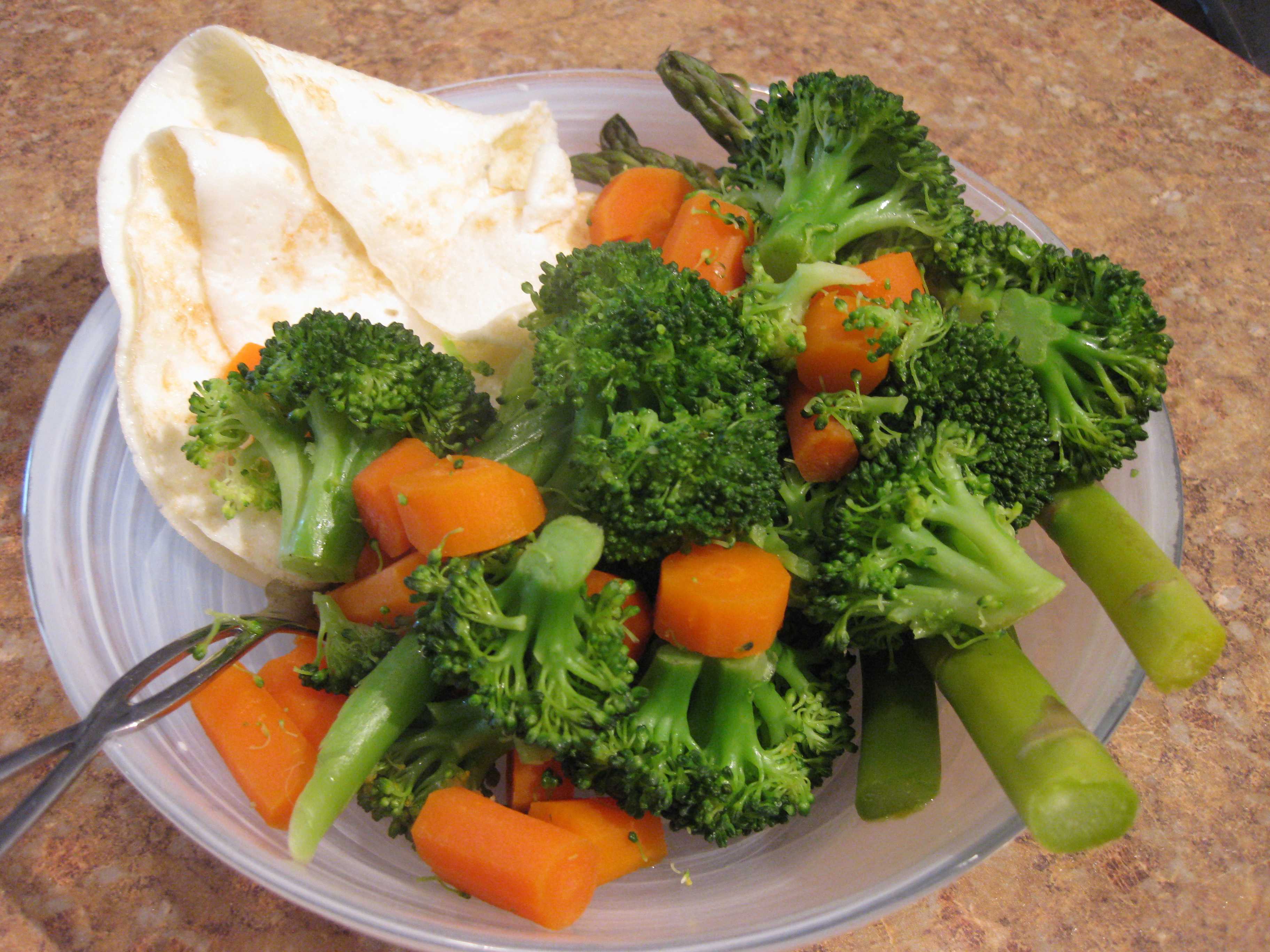 Отварные овощи рецепты. Вареные овощи. Отварные овощи блюда. Блюда из вареных овощей. Овощи отварные с жиром.