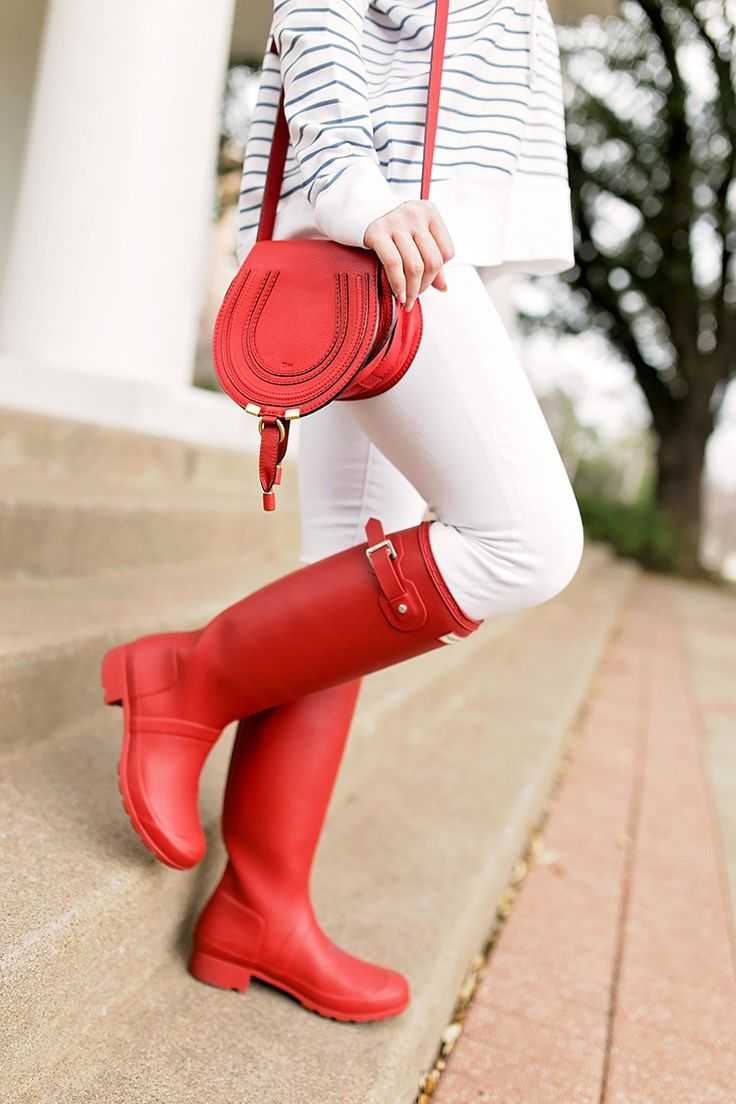 С чем носить бордовые сапоги: модные советы с фото