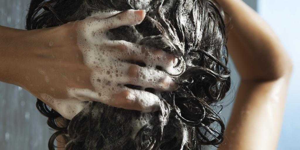 Осторожно, горячо: как правильно сушить волосы