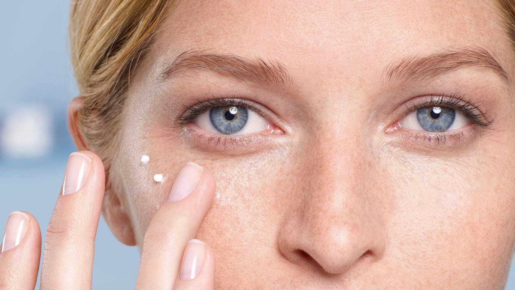Как убрать морщины под глазами?