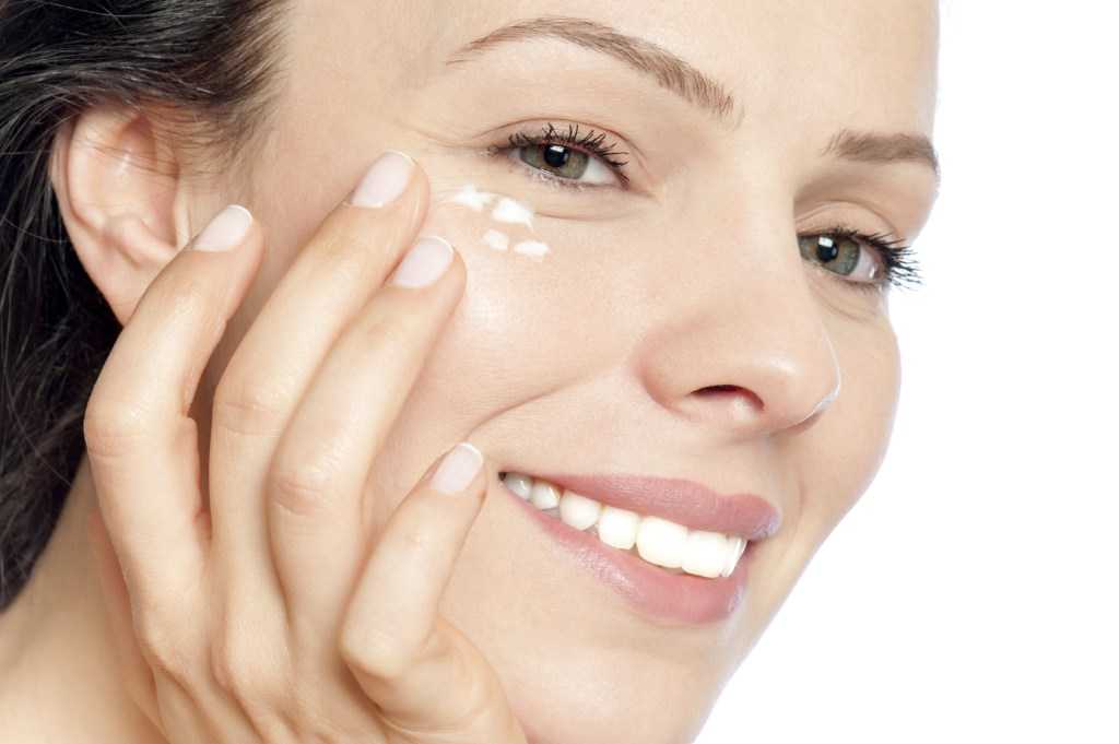 Лучшие натуральные кремы  для кожи вокруг глаз