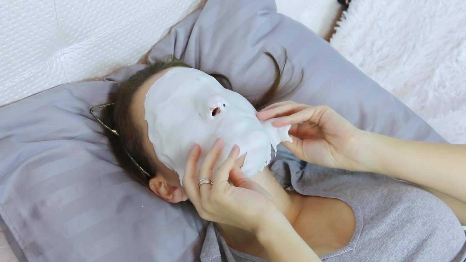 Альгинатная маска девушка