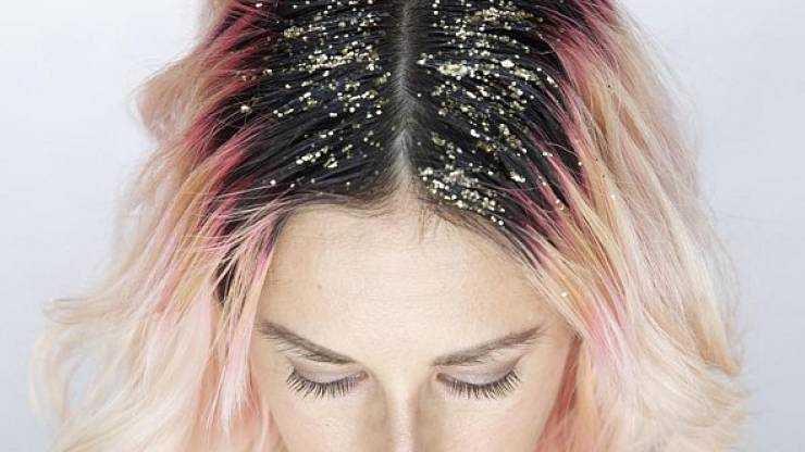 12 способов скрыть отросшие корни волос, если краситься пока некогда