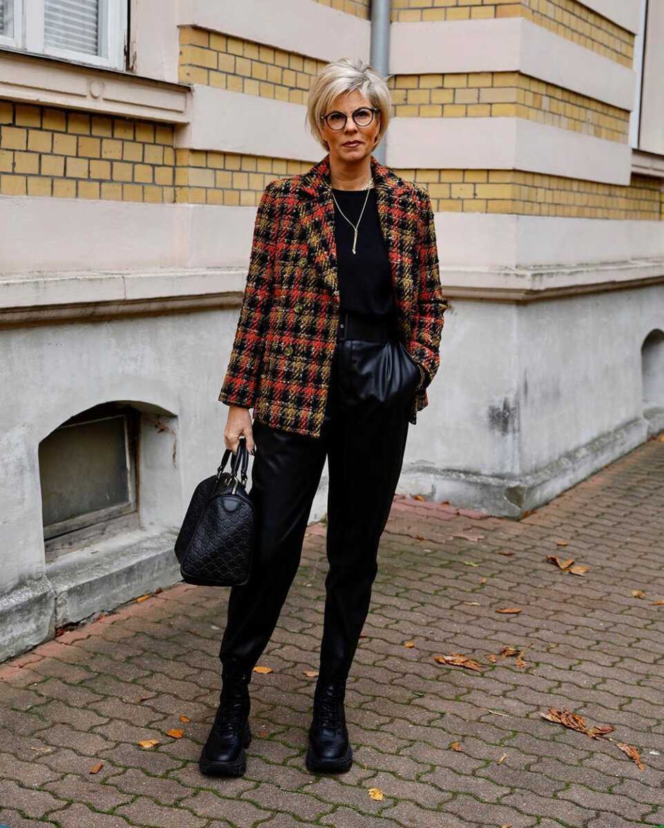 Модный стиль одежды для женщин 50 лет