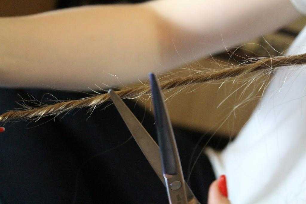 Секущиеся кончики – методы лечения и причины сухости волос – уро-про