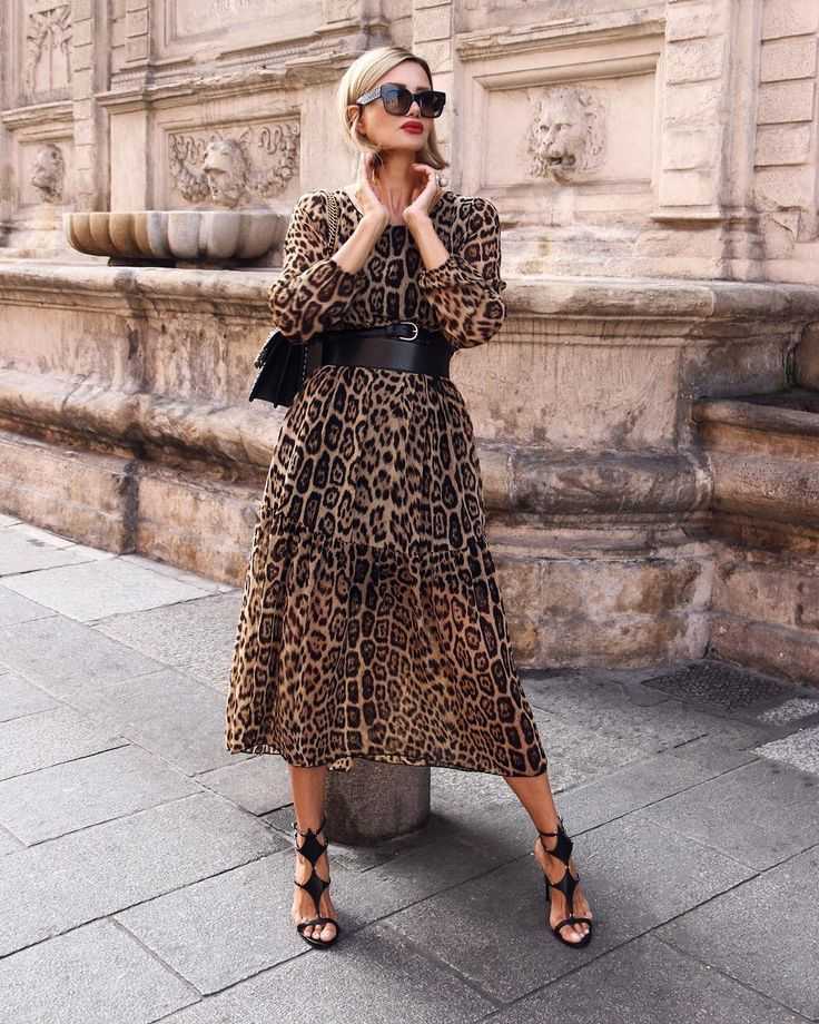 Обзор трендовых моделей модных леопардовых платьев 2020 года С чем носить стильные новинки сезона Какую обувь подобрать к новому платью с леопардовым принтом