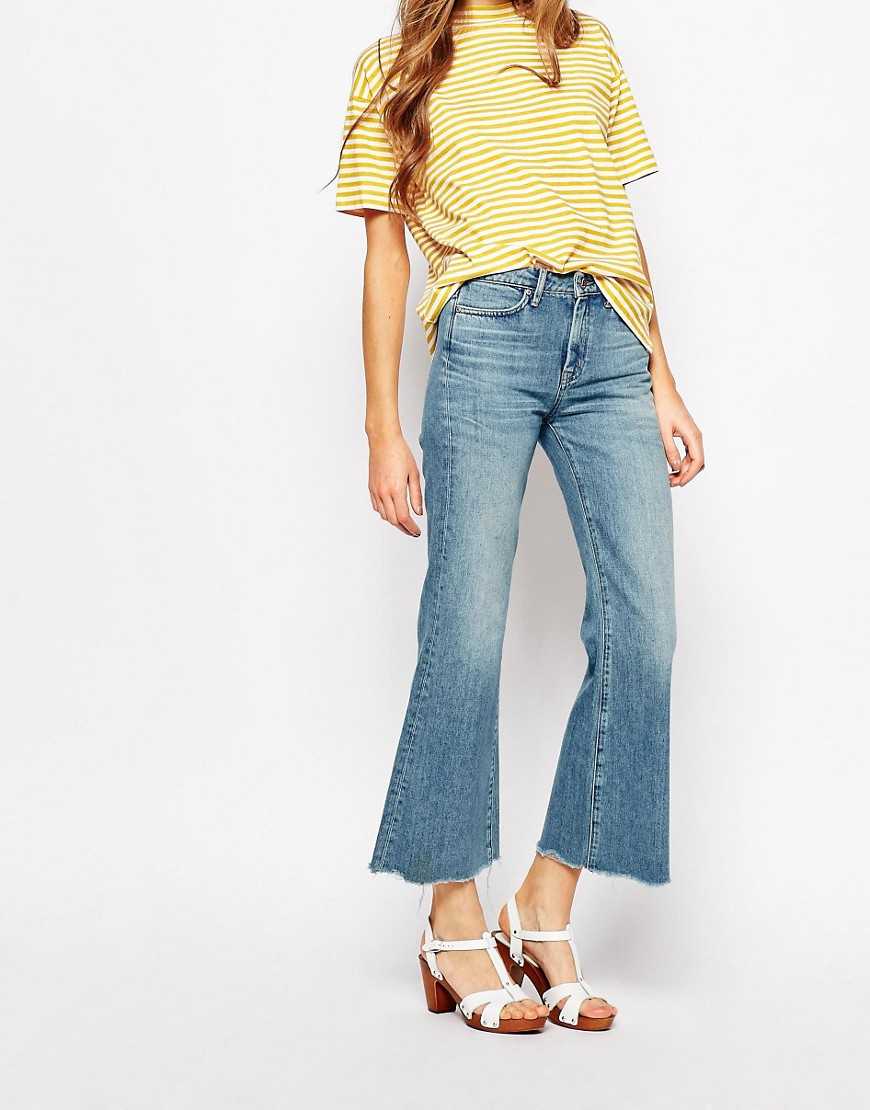 Женские джинсы-клеш: что сегодня в моде