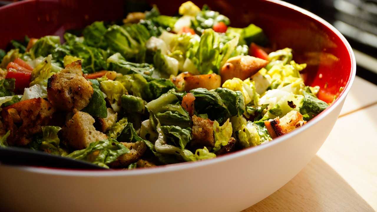 Салат айсберг: 6 вкусных рецептов закусок с листьями зелени салата